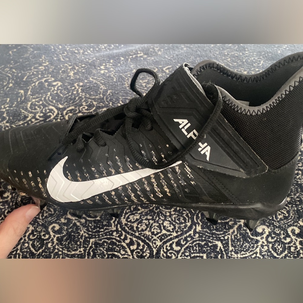 Nike Alpha football cleats, men’s 8